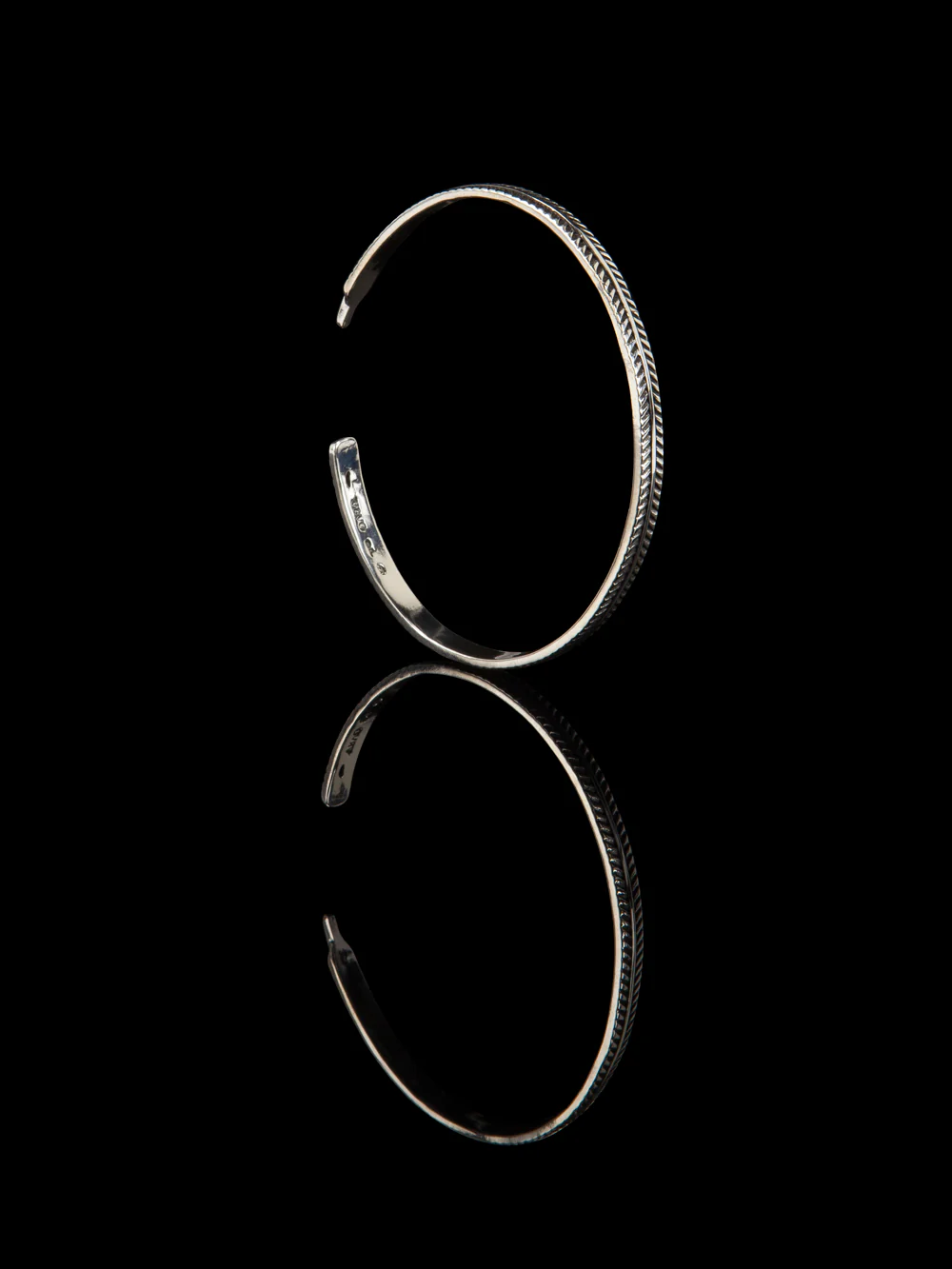 Feather cuff