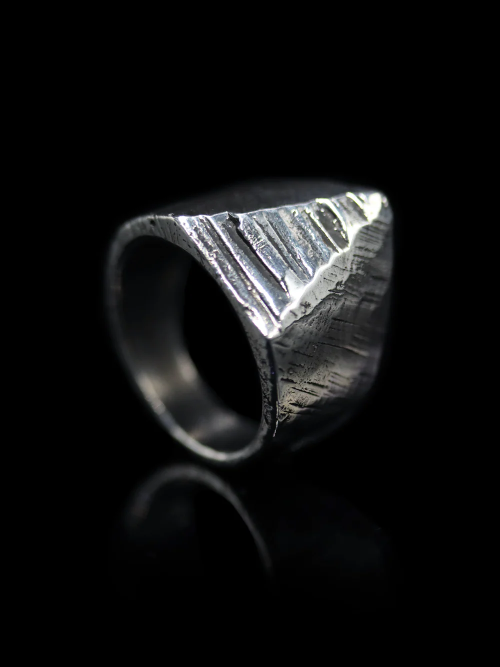 Pyramidal Ring