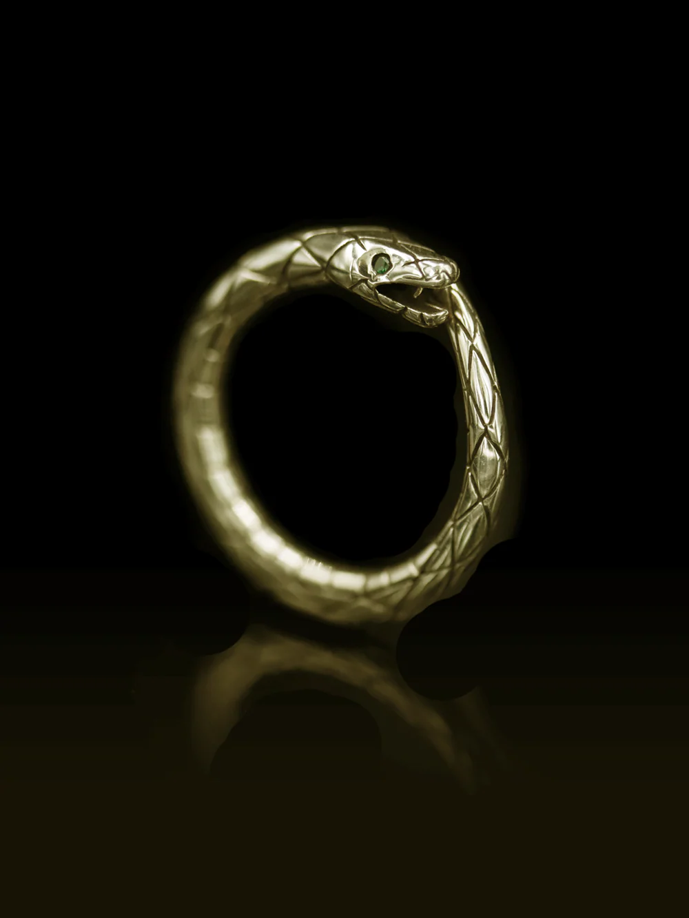 Šerpent Ring with Emerald Eyes - Image 5